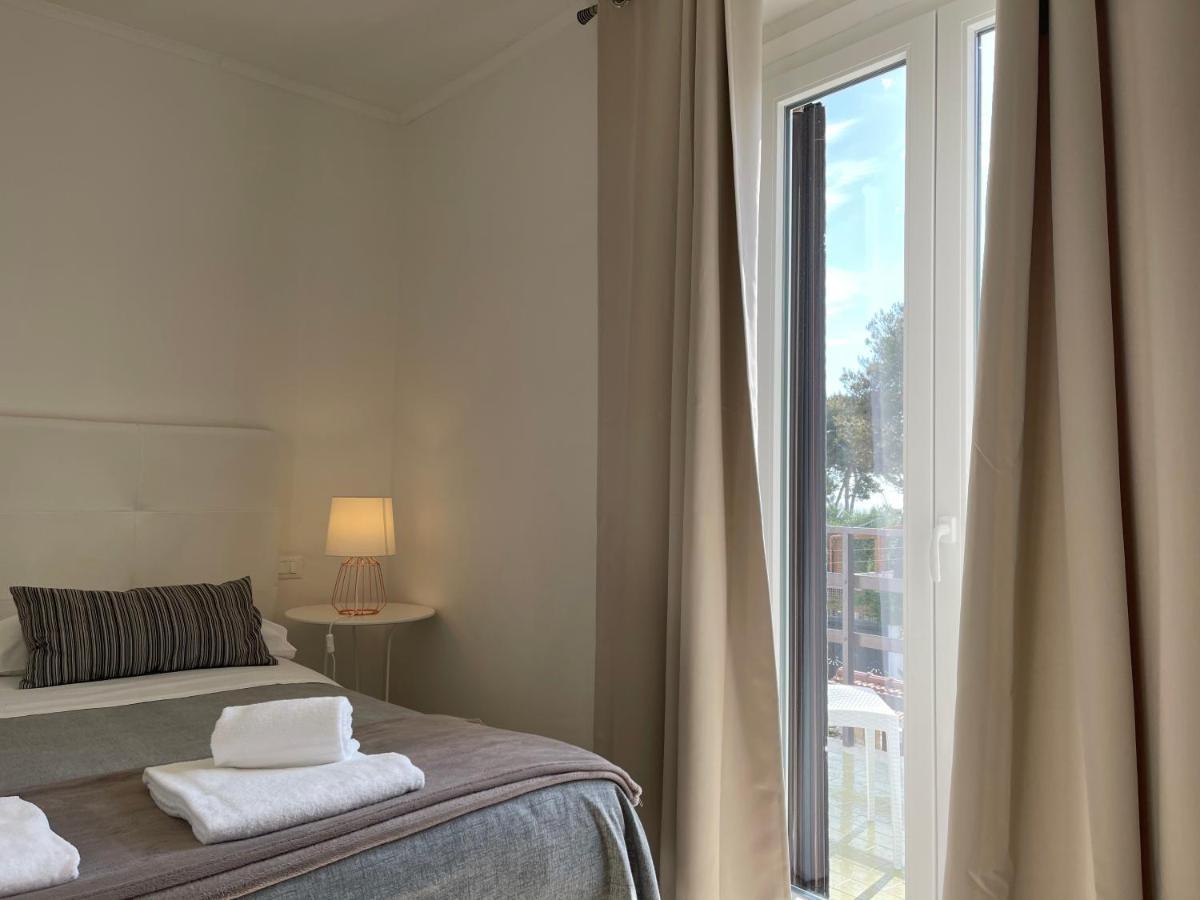 Charme Rooms Taranto Exterior foto