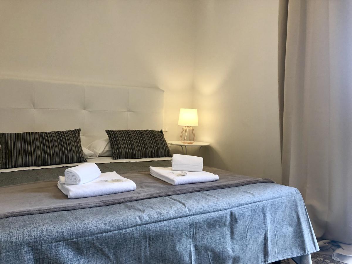 Charme Rooms Taranto Exterior foto